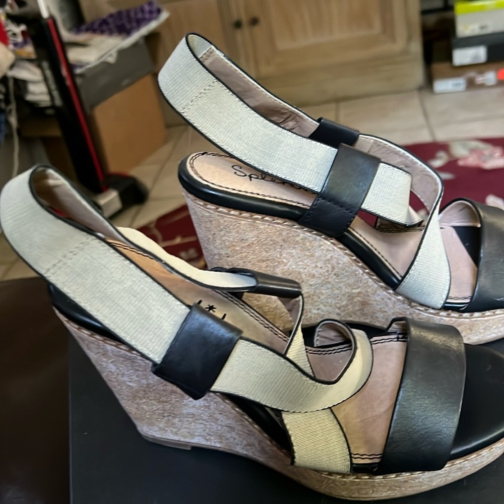 Splendid women’s Criss Cross Strappy Sandals in Black and Beige Sz 8 New
